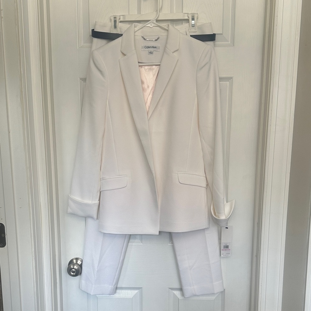 Calvin Klein Women's White Tailored Blazer(Size 6) & Pants (Size 8)